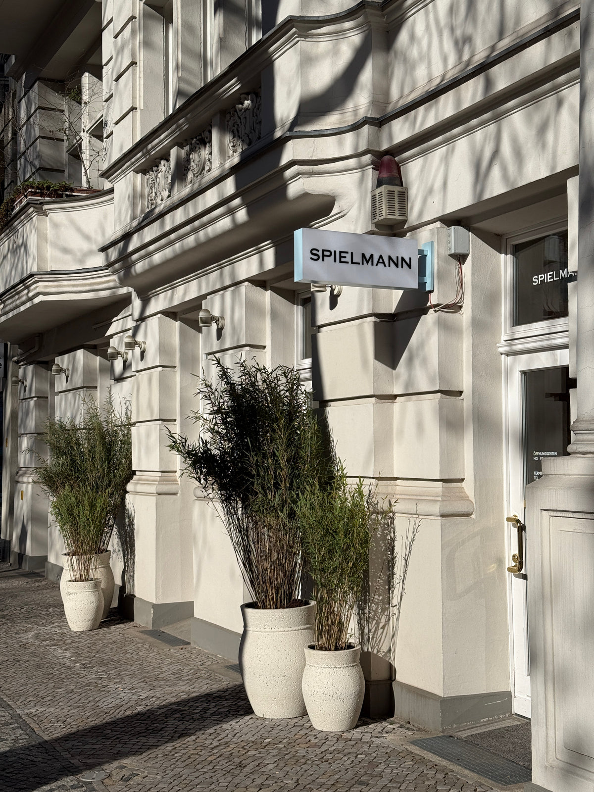 Ladengeschäft von Spielmann in der Fasanenstraße 72
