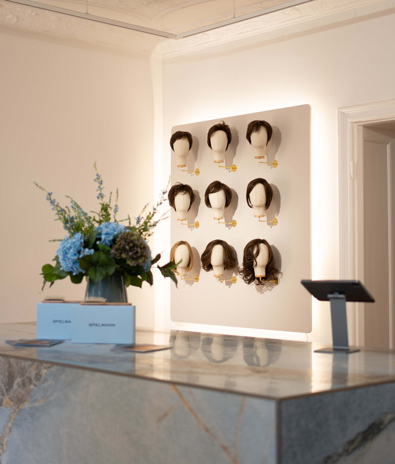 Berliner Fachpraxis für medizinischen Haarersatz – persönlich für dich da, nahe Ku’damm.